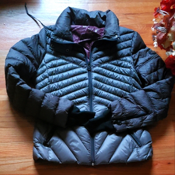 Bernardo Puffer Jacket  GREEN Hidden Hood Quilted Down Feather Coat Women's med - Picture 1 of 9